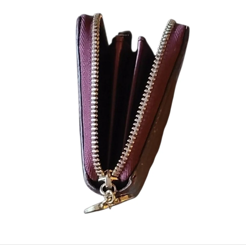 Gucci Guccissima Continental Wallet Interlocking GG Zipper Charm